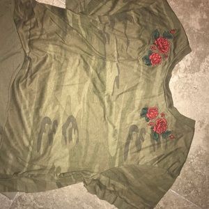 Cropped Army Floral Tee